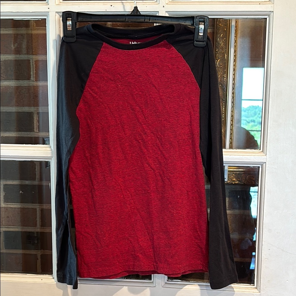 Urban Pipeline Red and Black Jersey with Textured Design Boys size Medium